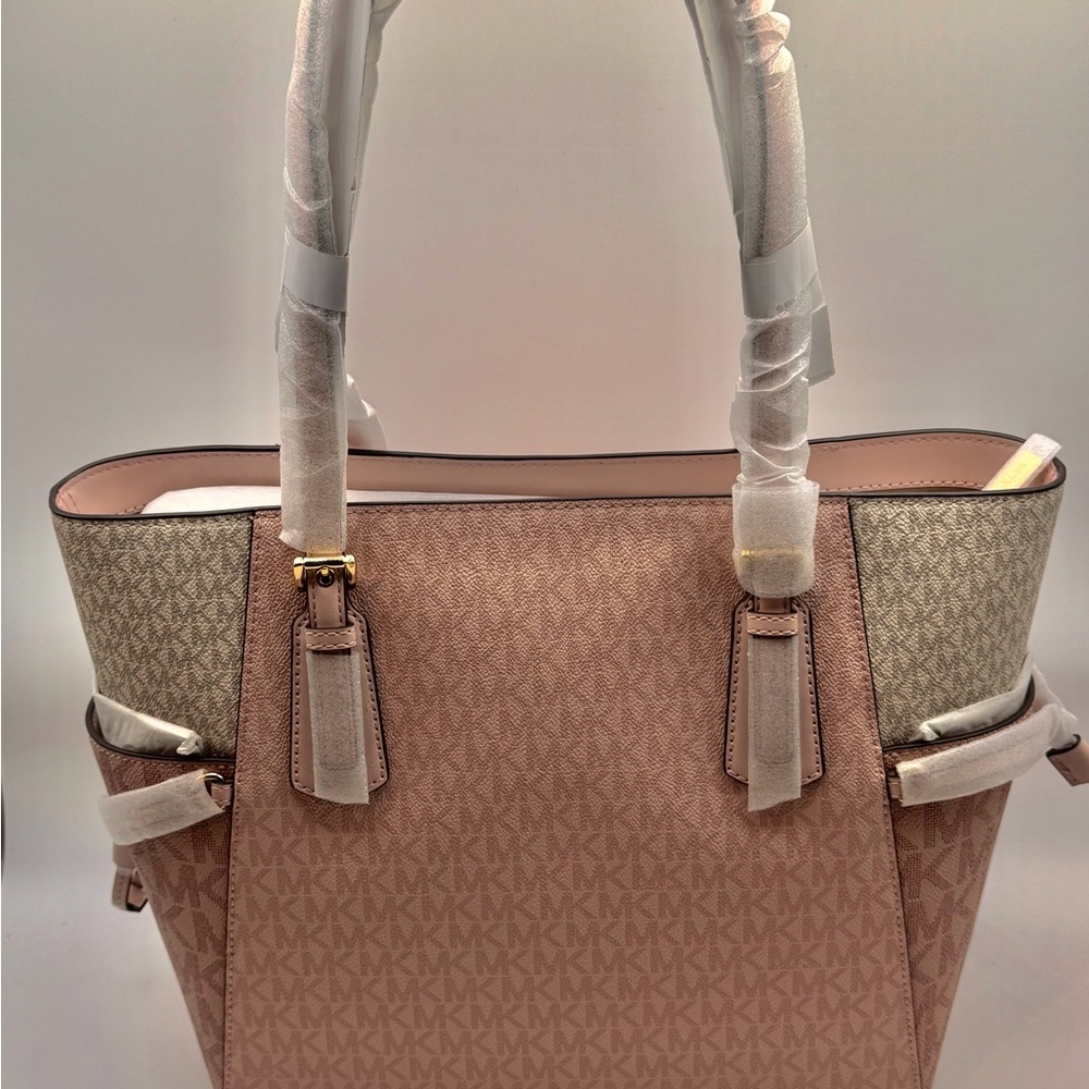 Michael Kors Voyager Blush Pink and Cream Tote Bag - Picture 2 of 4